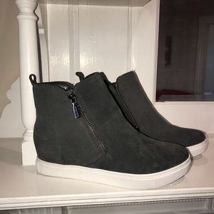 blondo giselle black